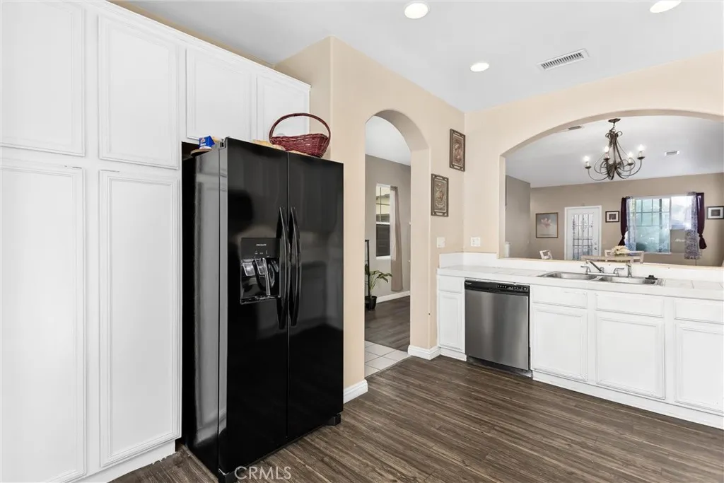 2618 W Via San Carlos, San Bernardino, California 92410 home-pic-9