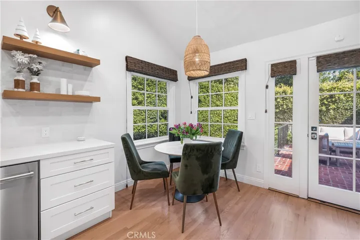 BREAKFAST NOOK