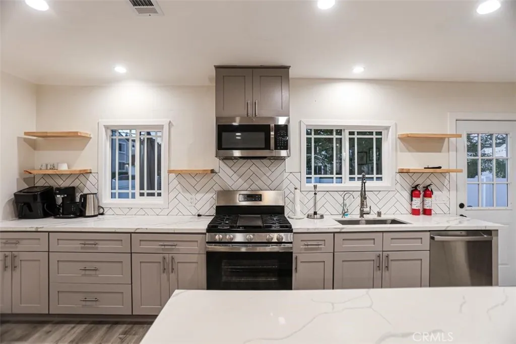 6792 Gaviota, Long Beach, California 90805 home-pic-8