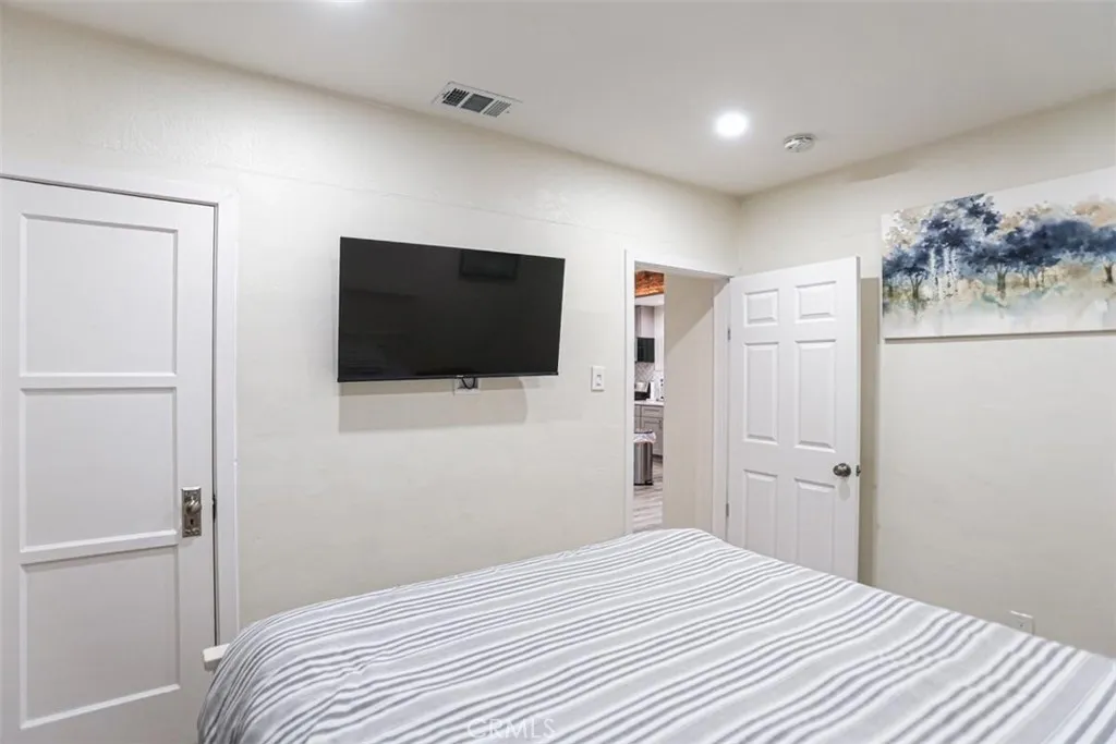 6792 Gaviota, Long Beach, California 90805 home-pic-21