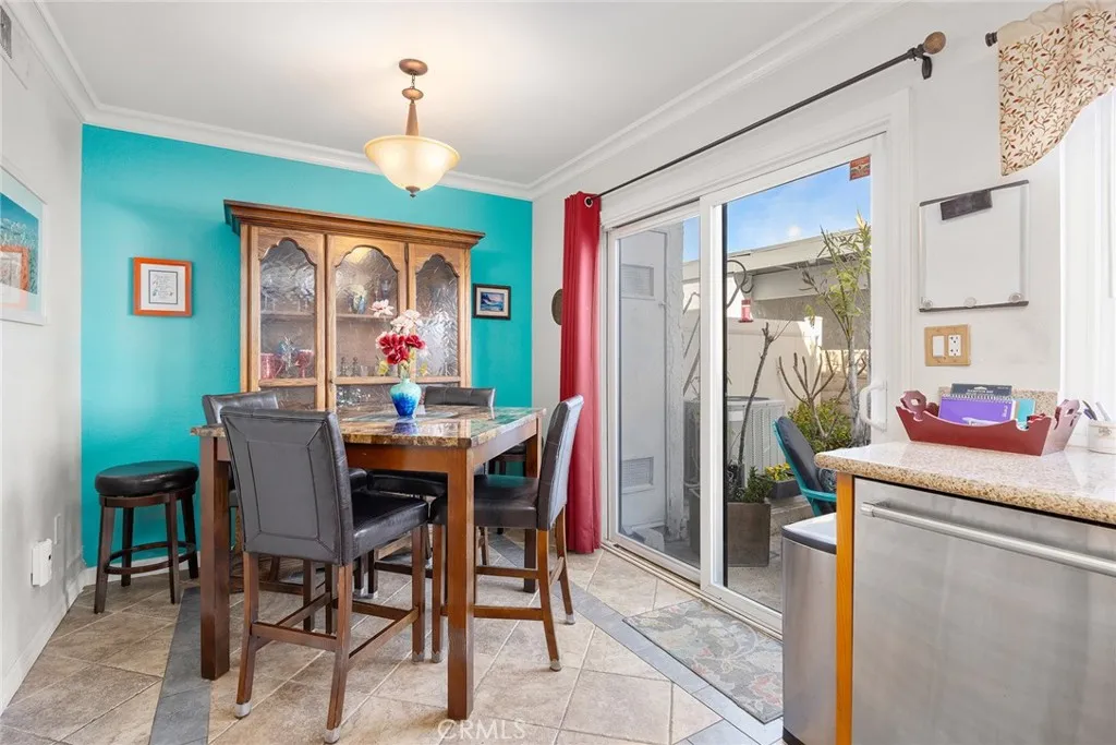 1910 W Palmyra Avenue 139, Orange, California 92868 home-pic-14