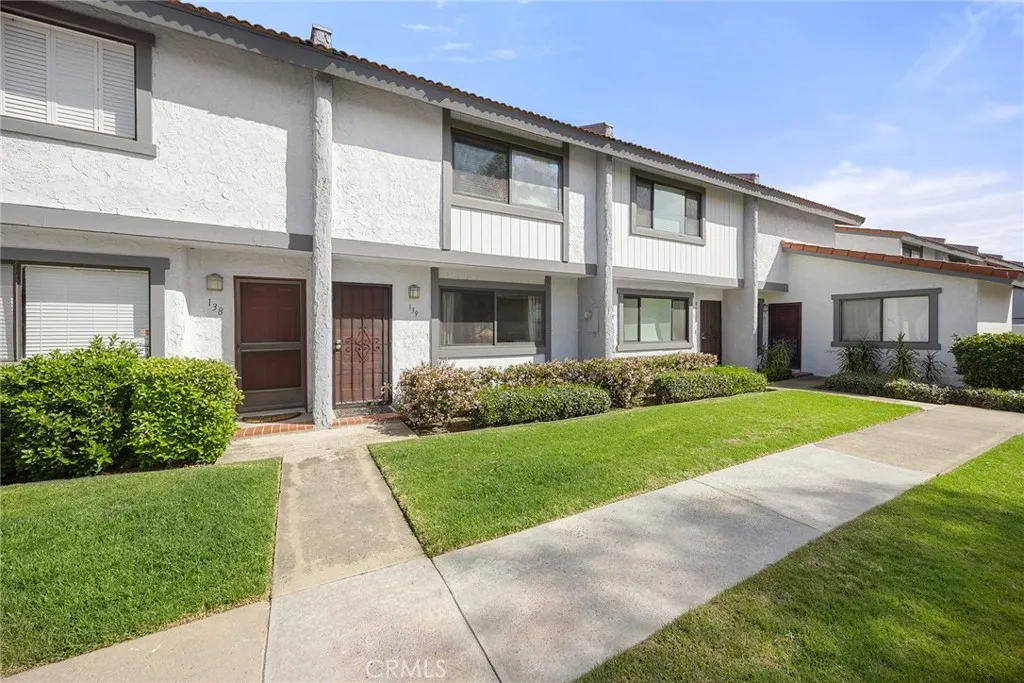 1910 W Palmyra Avenue 139, Orange, California 92868 home-pic-2