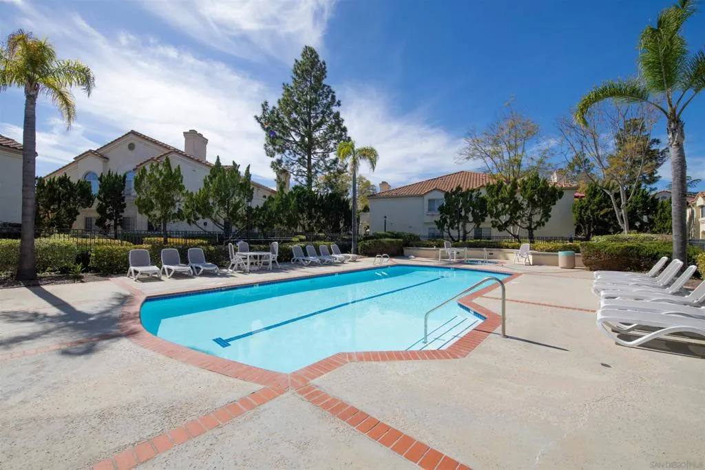 1050 La Tortuga Dr 15, Vista, California 92081 home-pic-13