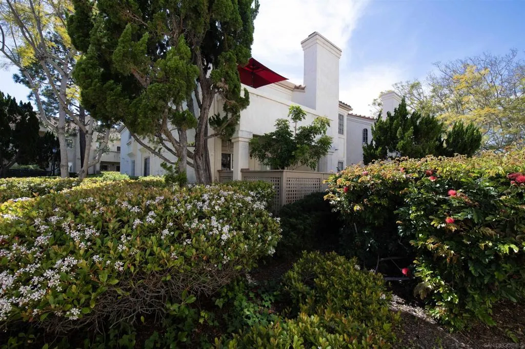 1050 La Tortuga Dr 15, Vista, California 92081 home-pic-12