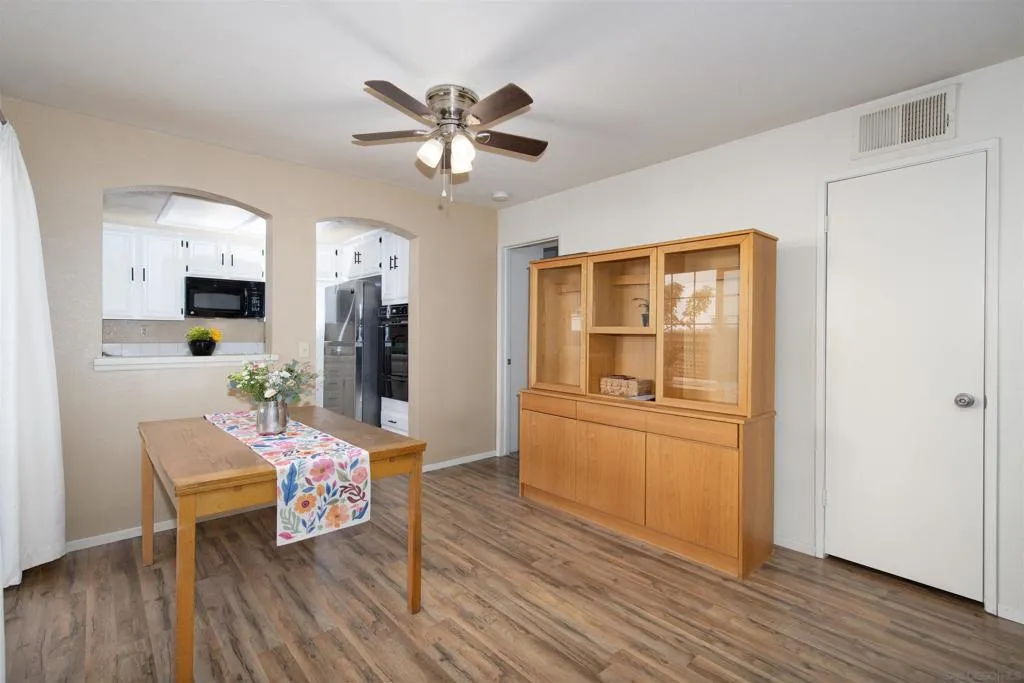 1050 La Tortuga Dr 15, Vista, California 92081 home-pic-6