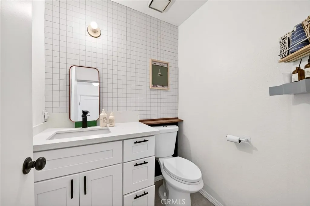 102 S Seneca Ci2, Anaheim, California 92805 home-pic-14