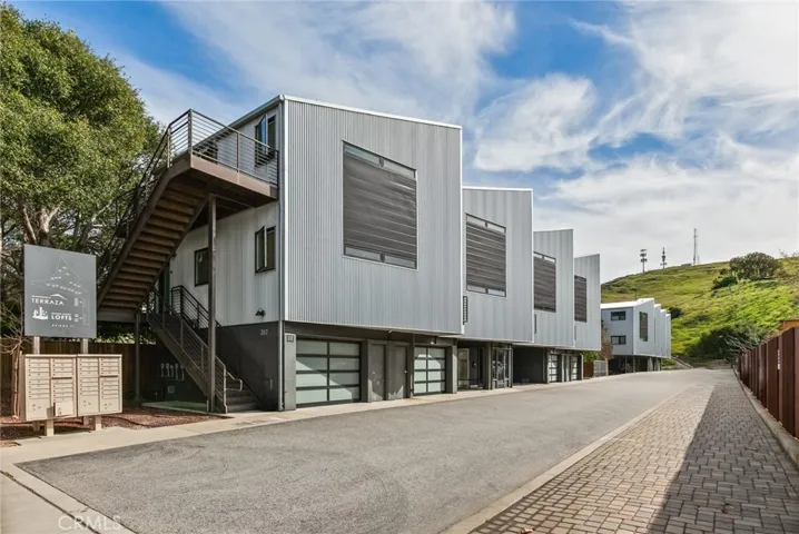 265 Bridge 104, San Luis Obispo, California 93401
