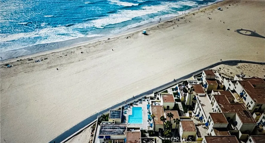 711 Pacific Coast 330, Huntington Beach, California 92648