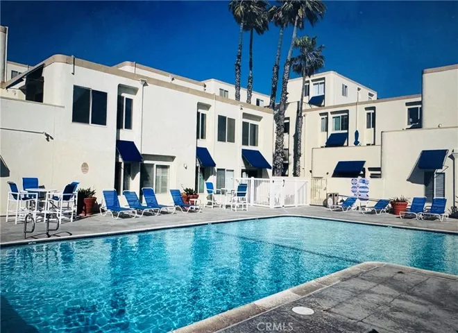 711 Pacific Coast 330, Huntington Beach, California 92648