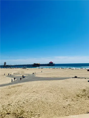 711 Pacific Coast 330, Huntington Beach, California 92648