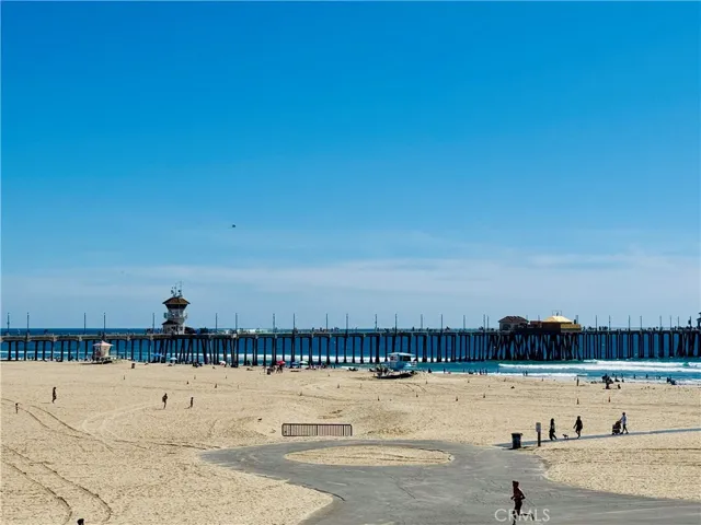 711 Pacific Coast 330, Huntington Beach, California 92648
