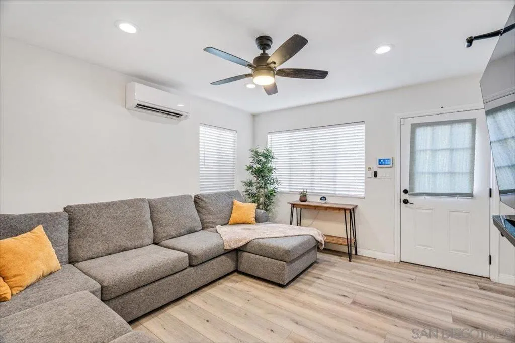 4046 Cherokee Ave, San Diego, California 92104 home-pic-1