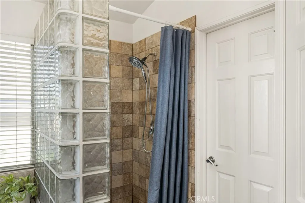 993 S Dylan Way, Anaheim Hills, California 92808 home-pic-36