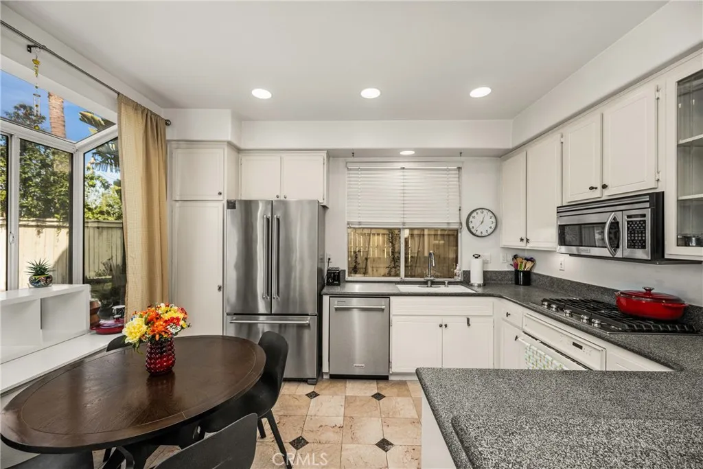 993 S Dylan Way, Anaheim Hills, California 92808 home-pic-22