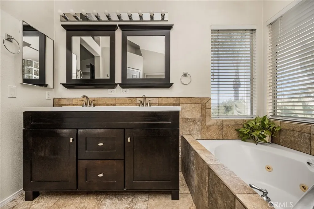 993 S Dylan Way, Anaheim Hills, California 92808 home-pic-38