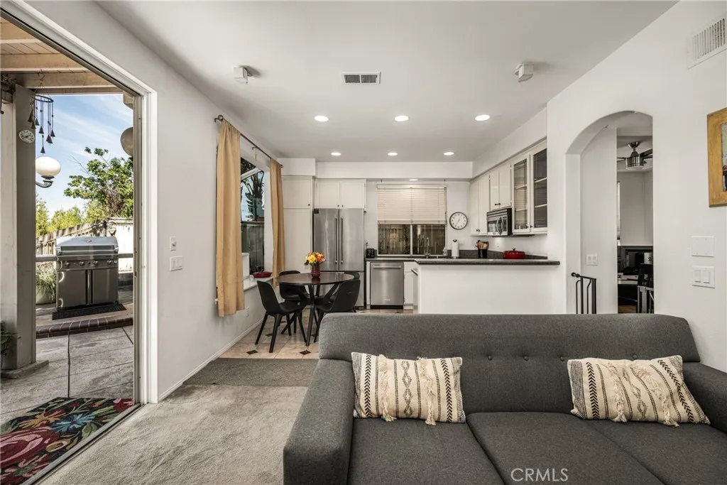 993 S Dylan Way, Anaheim Hills, California 92808 home-pic-18