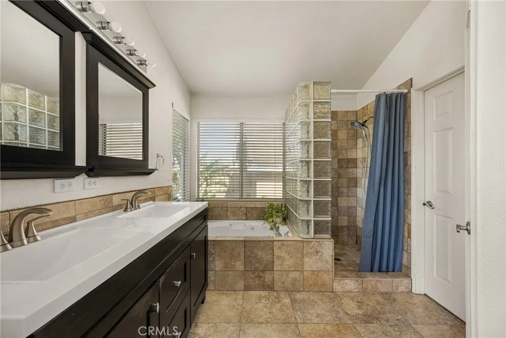 993 S Dylan Way, Anaheim Hills, California 92808 home-pic-35