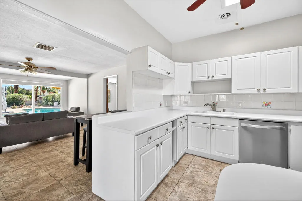 38703 Bel Air Drive, Cathedral City, California 92234 home-pic-10