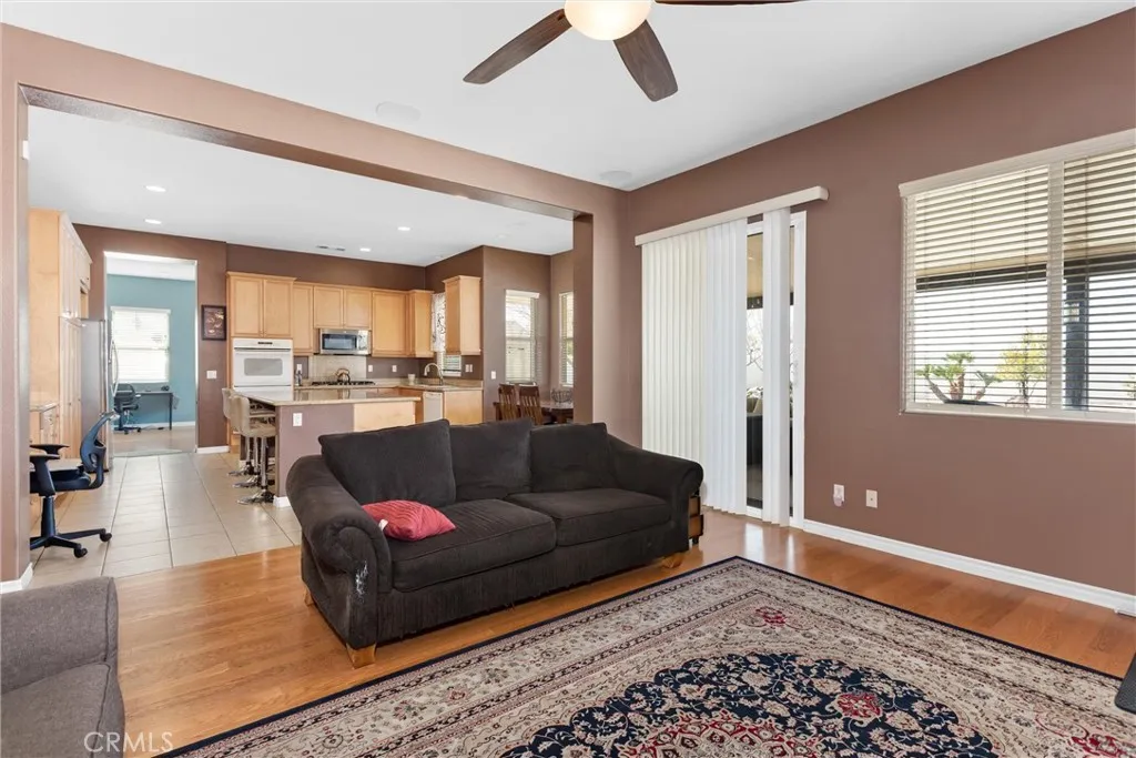 12690 Mar Vista, Apple Valley, California 92308 home-pic-9