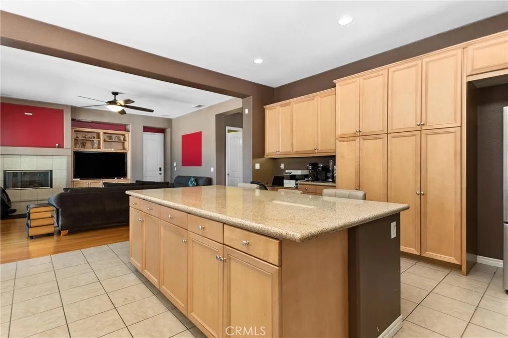 12690 Mar Vista, Apple Valley, California 92308 home-pic-12