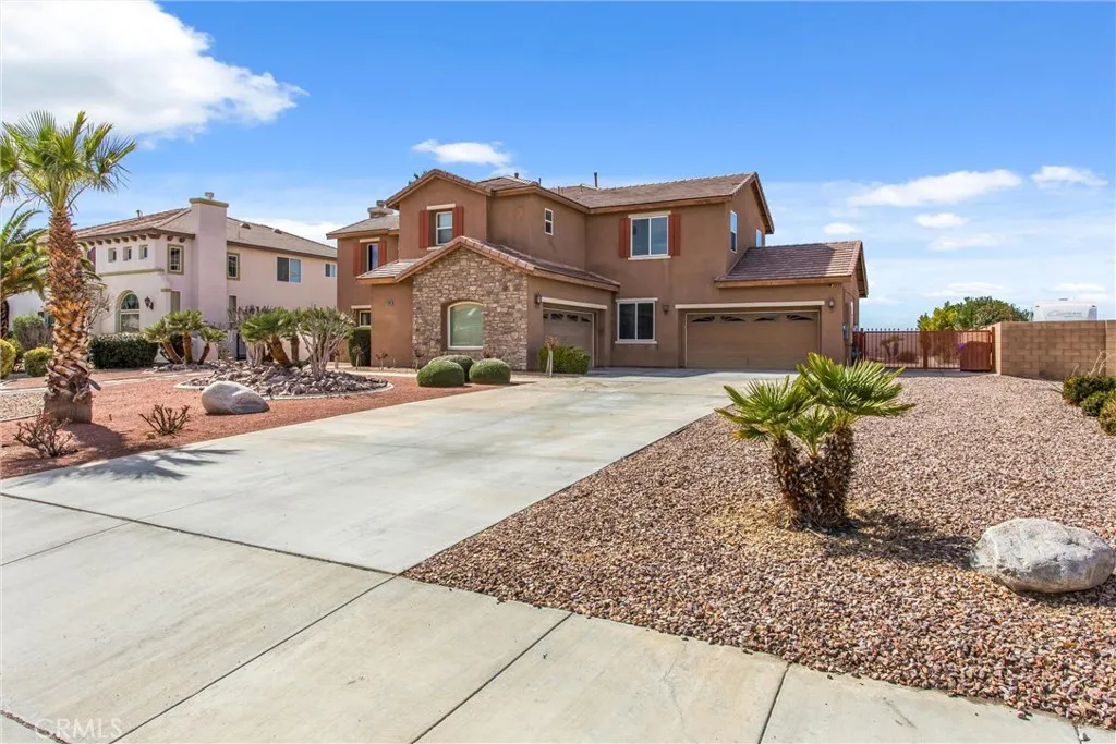 12690 Mar Vista, Apple Valley, California 92308 home-pic-4