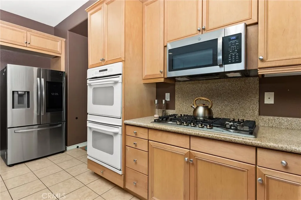 12690 Mar Vista, Apple Valley, California 92308 home-pic-11