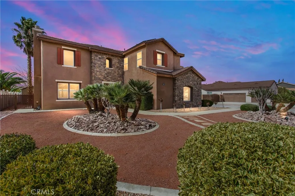 12690 Mar Vista, Apple Valley, California 92308 home-pic-1