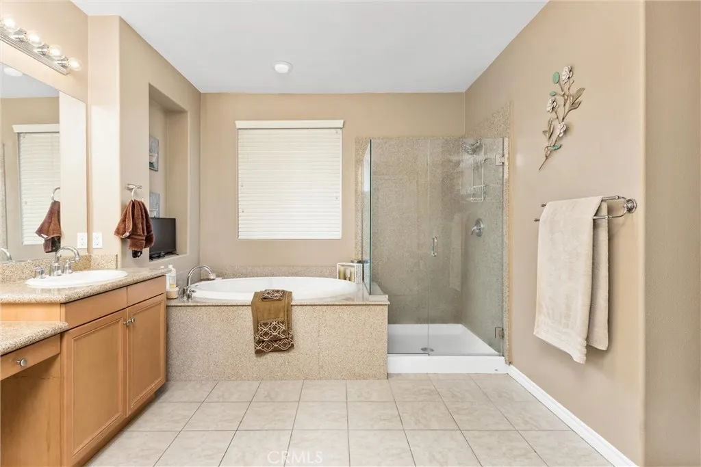 12690 Mar Vista, Apple Valley, California 92308 home-pic-28