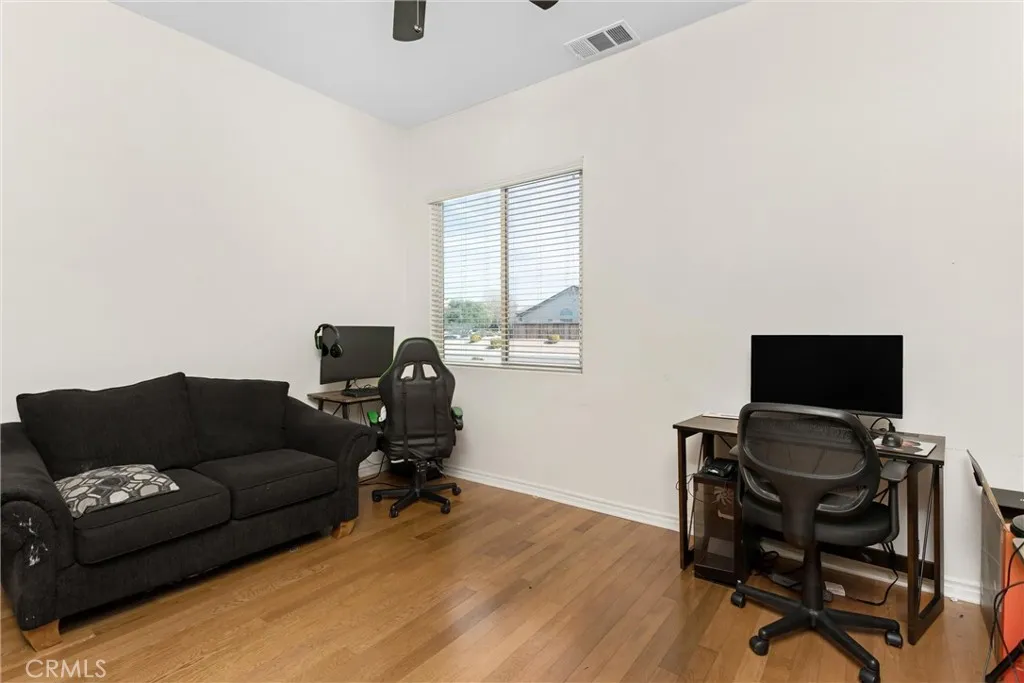 12690 Mar Vista, Apple Valley, California 92308 home-pic-16