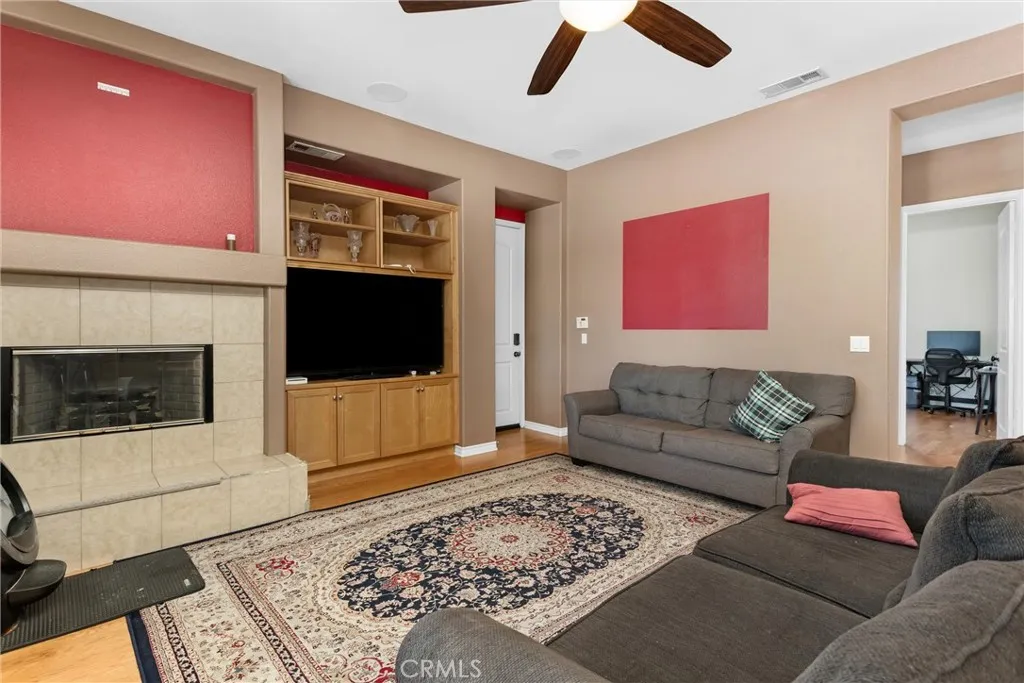 12690 Mar Vista, Apple Valley, California 92308 home-pic-8