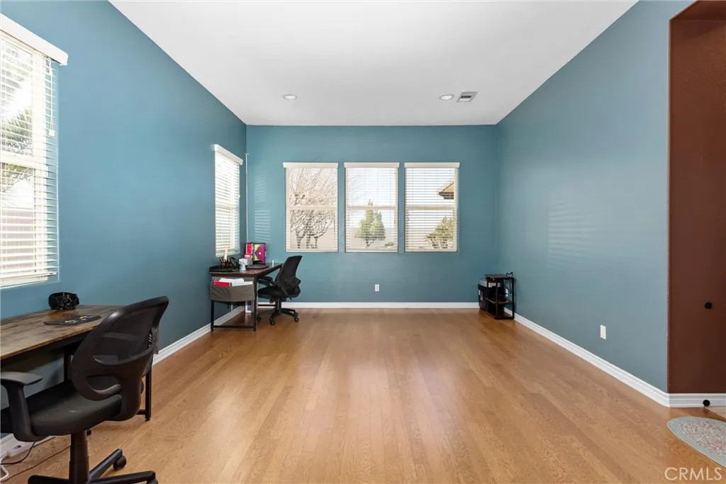 12690 Mar Vista, Apple Valley, California 92308 home-pic-7