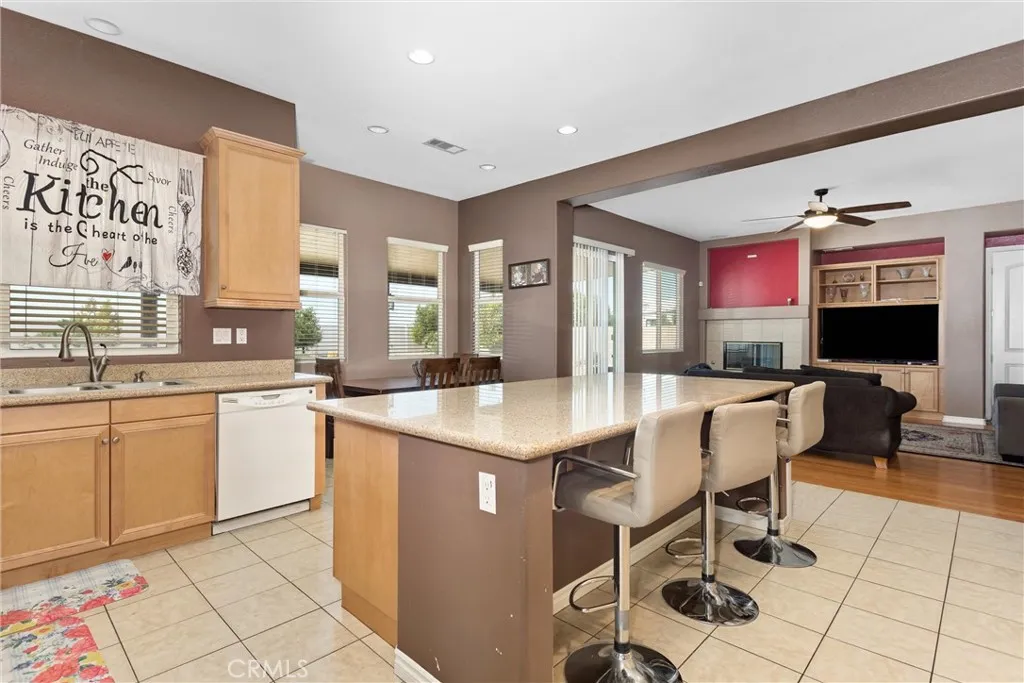 12690 Mar Vista, Apple Valley, California 92308 home-pic-10
