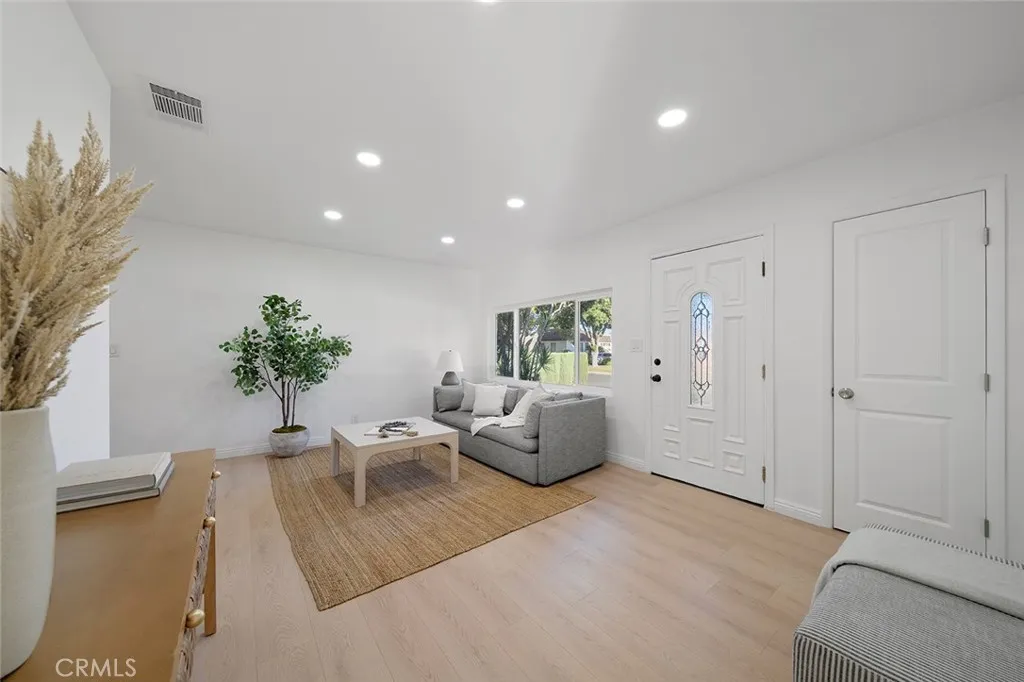 11715 Samoline, Downey, California 90241 home-pic-8