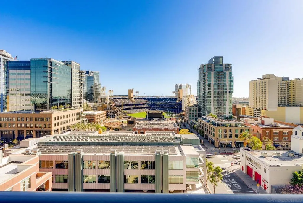 877 Island Ave 1006, San Diego, California 92101 home-pic-32