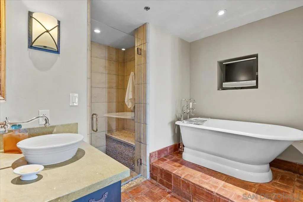 877 Island Ave 1006, San Diego, California 92101 home-pic-64