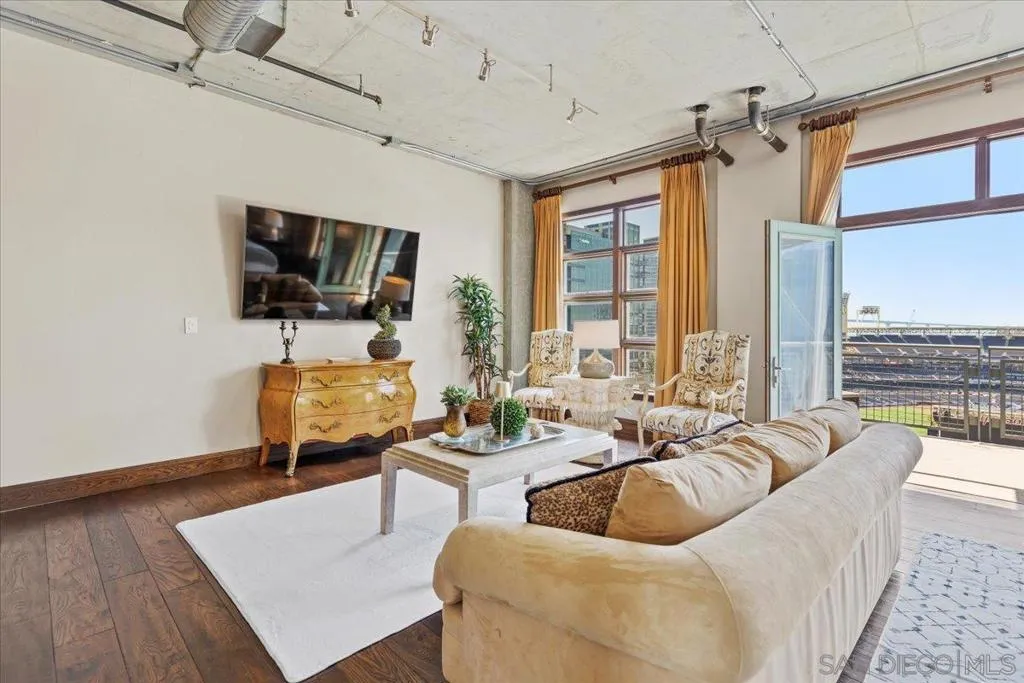 877 Island Ave 1006, San Diego, California 92101 home-pic-38