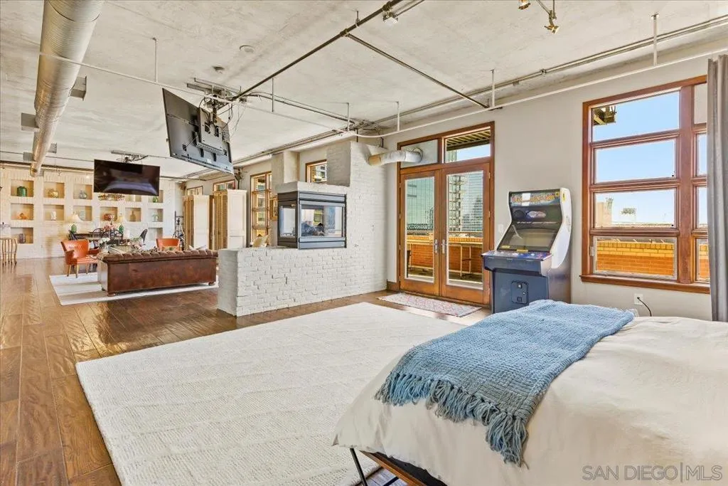 877 Island Ave 1006, San Diego, California 92101 home-pic-62