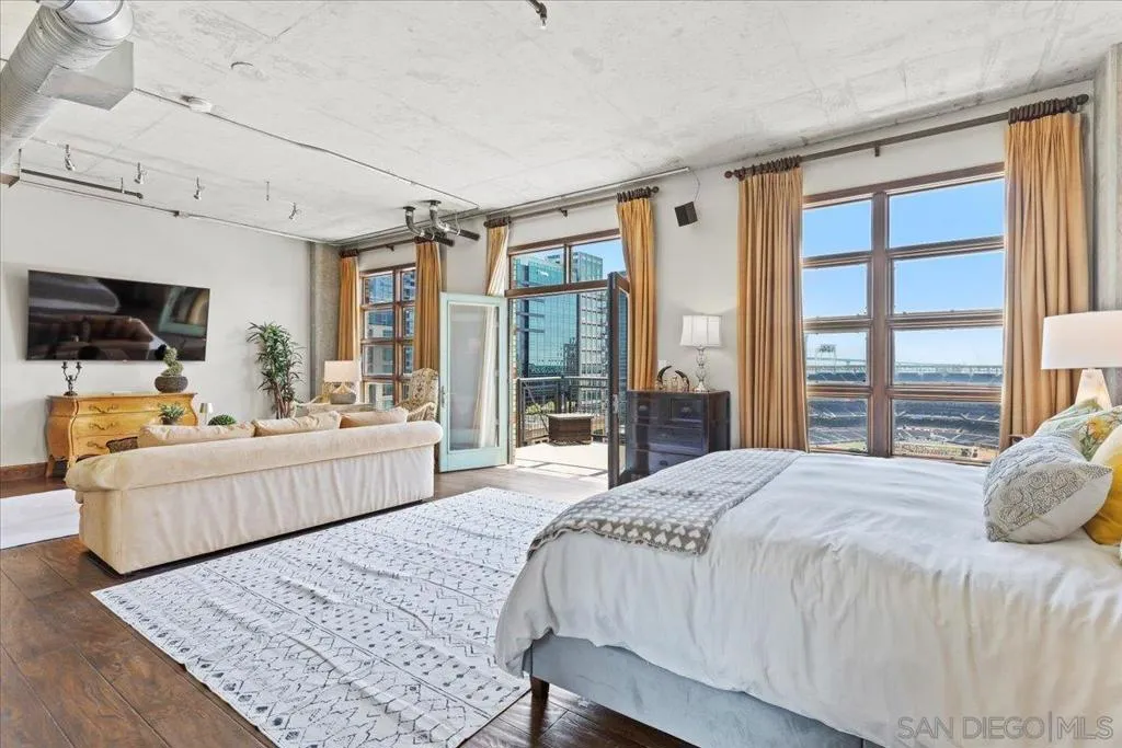 877 Island Ave 1006, San Diego, California 92101 home-pic-36