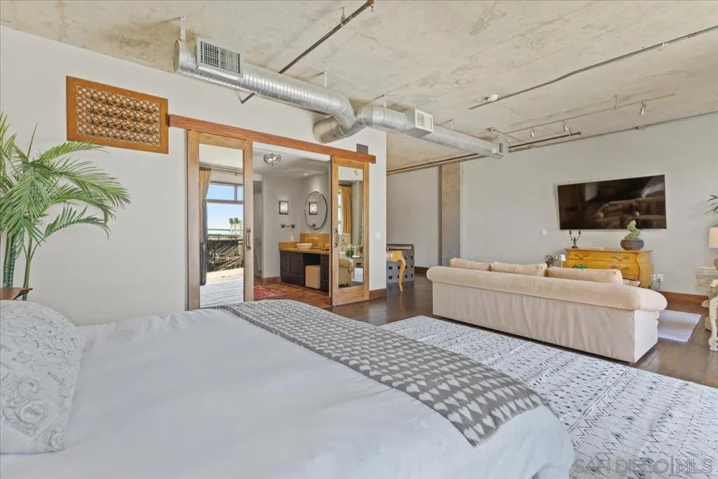 877 Island Ave 1006, San Diego, California 92101 home-pic-37