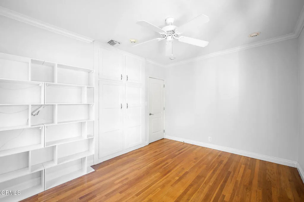 2444 N Parish Place, Burbank, California 91504 home-pic-23