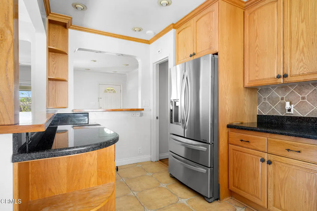 2444 N Parish Place, Burbank, California 91504 home-pic-17