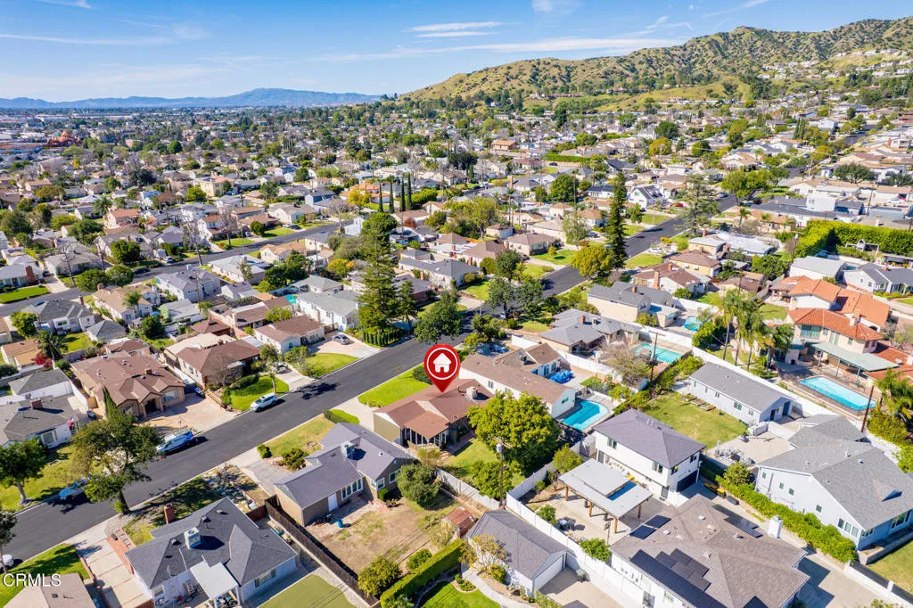 2444 N Parish Place, Burbank, California 91504 home-pic-49