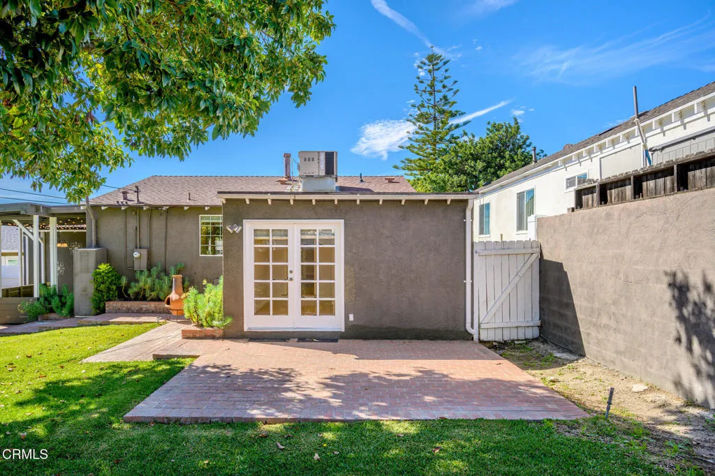 2444 N Parish Place, Burbank, California 91504 home-pic-39
