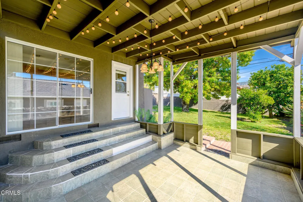 2444 N Parish Place, Burbank, California 91504 home-pic-30