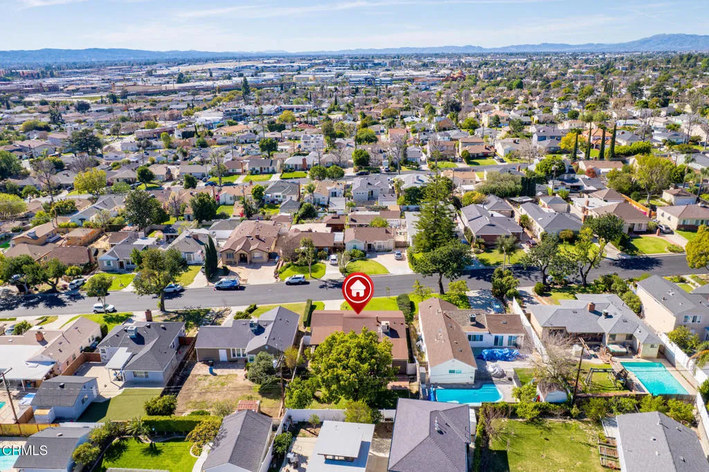 2444 N Parish Place, Burbank, California 91504 home-pic-48