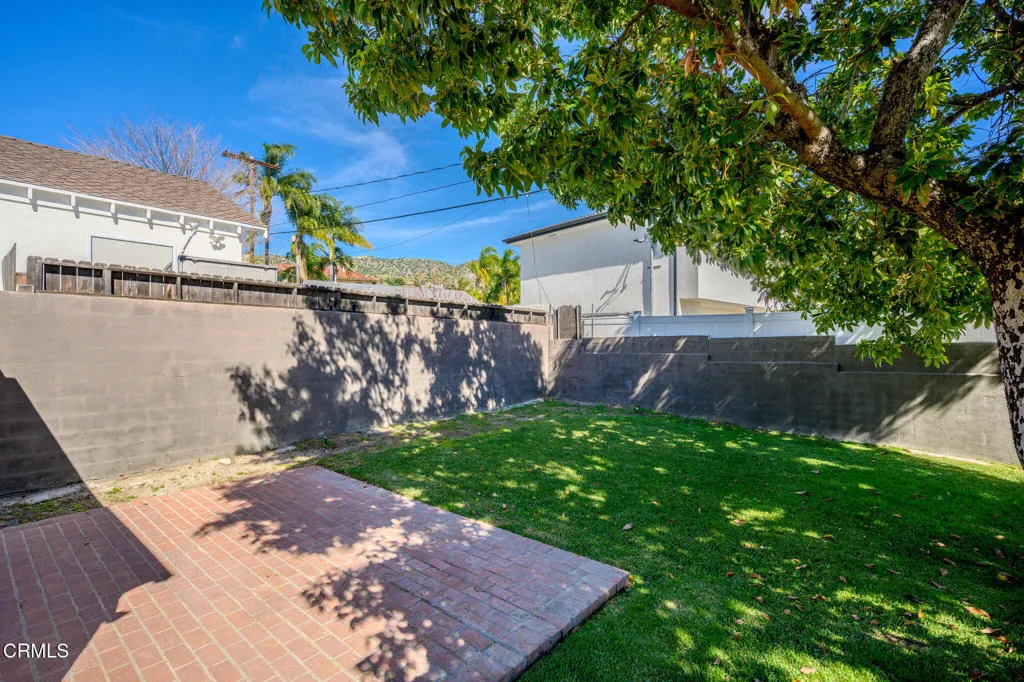 2444 N Parish Place, Burbank, California 91504 home-pic-37