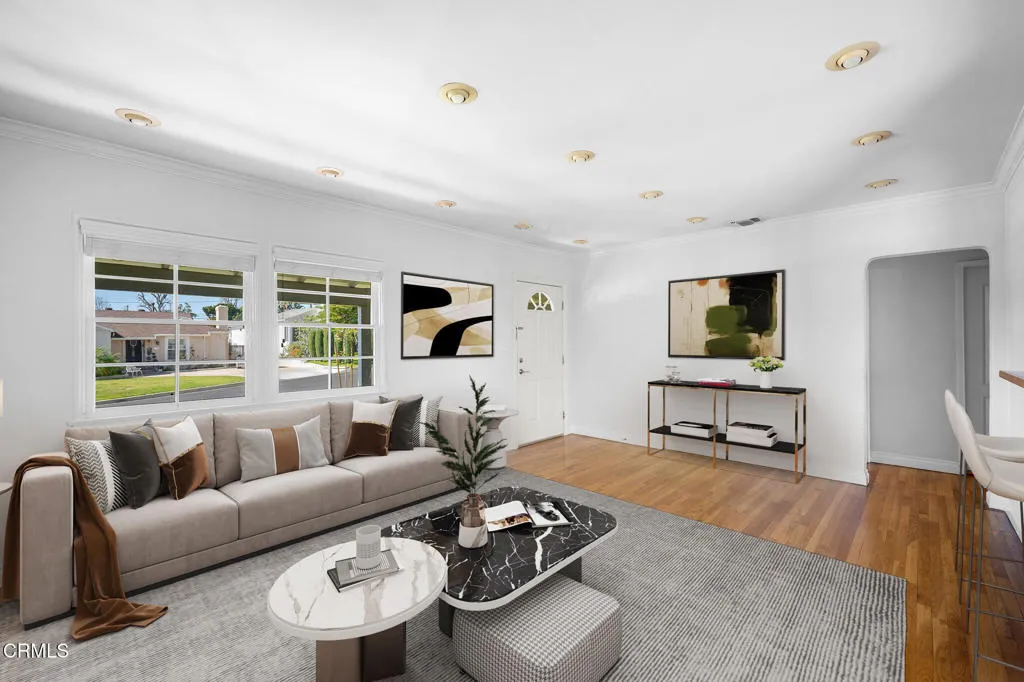 2444 N Parish Place, Burbank, California 91504 home-pic-6