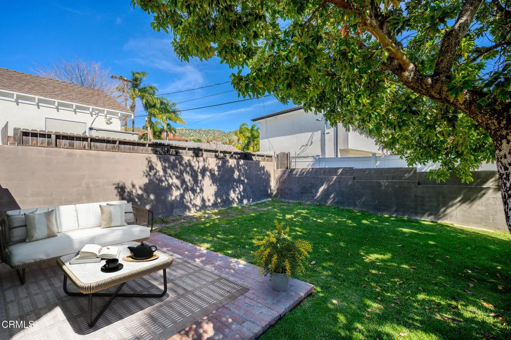2444 N Parish Place, Burbank, California 91504 home-pic-36