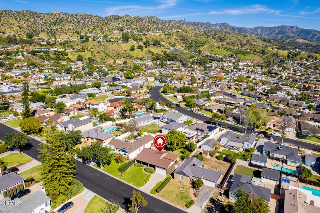 2444 N Parish Place, Burbank, California 91504 home-pic-44