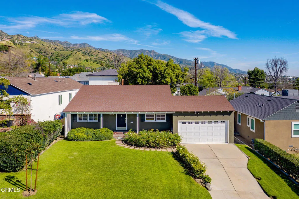 2444 N Parish Place, Burbank, California 91504 home-pic-52
